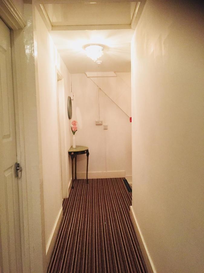 Metro House Star Accommodation London Eksteriør billede