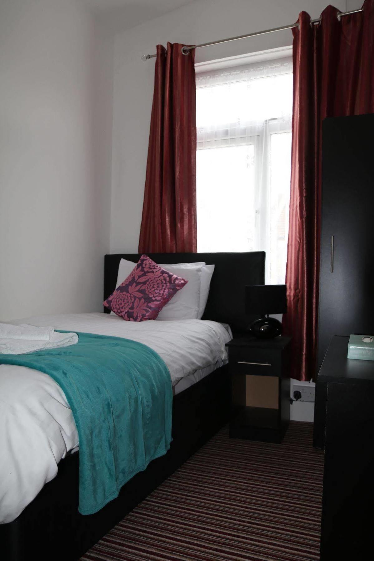Metro House Star Accommodation London Eksteriør billede