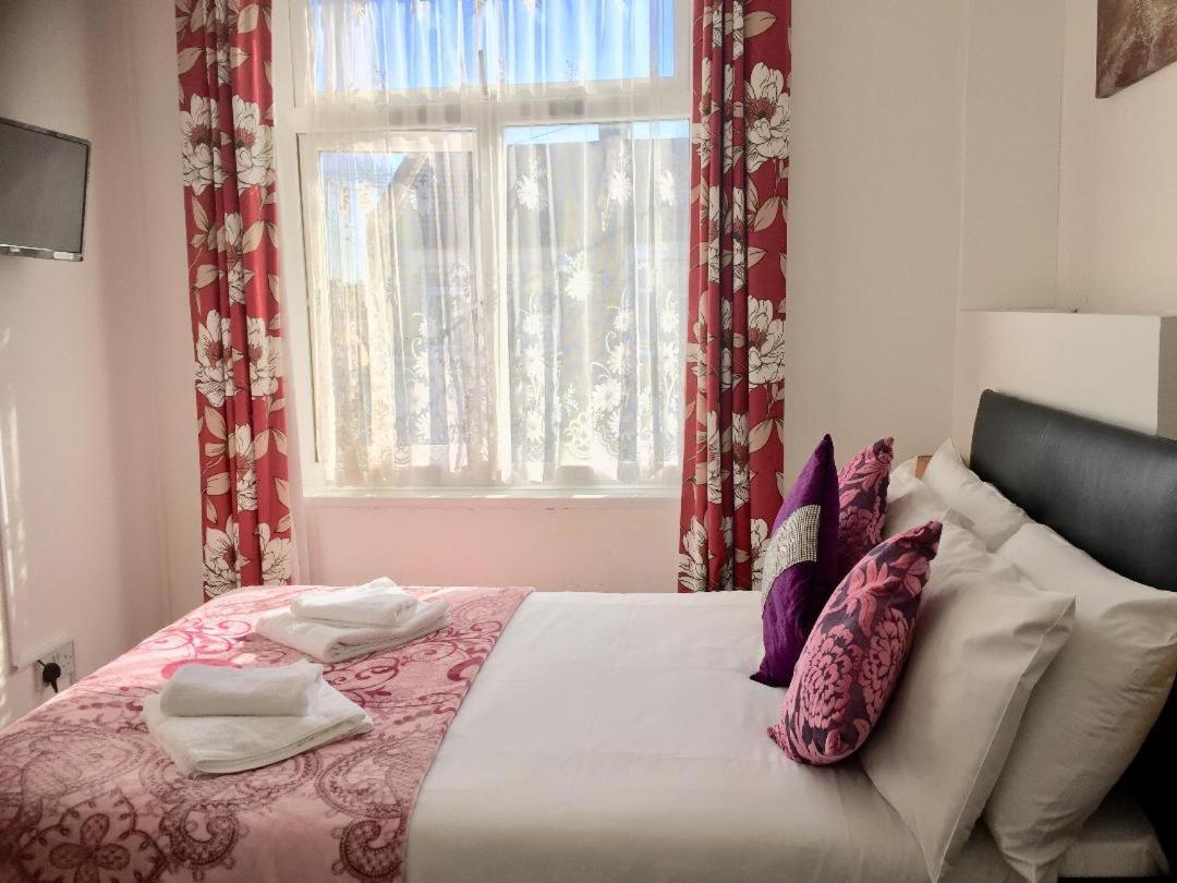 Metro House Star Accommodation London Eksteriør billede